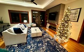 Ski In/Out - Zalanta - Great Location- 2 Hot Tubs - Heated Pool